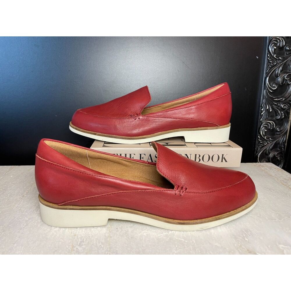 NWOT SoftWalk Women's Windsor Loafers  size 10,5